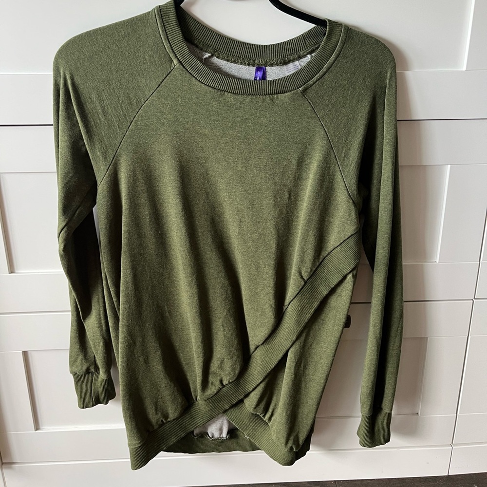 Green sweatshirt. Size xs